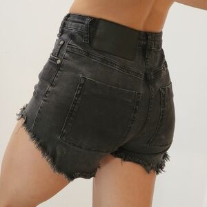 One teaspoon black jean shorts size 25